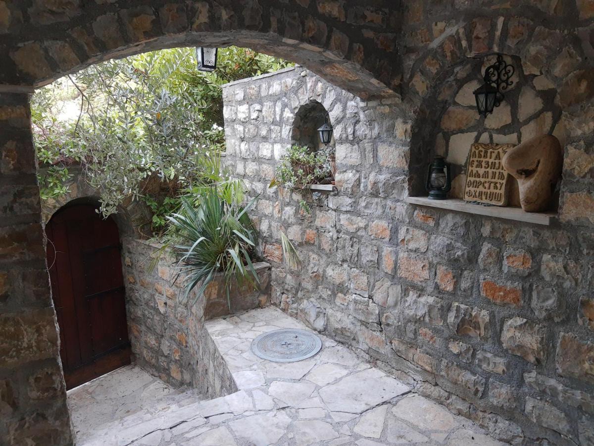 Vila Sea-side Old Stone With A Private Garden