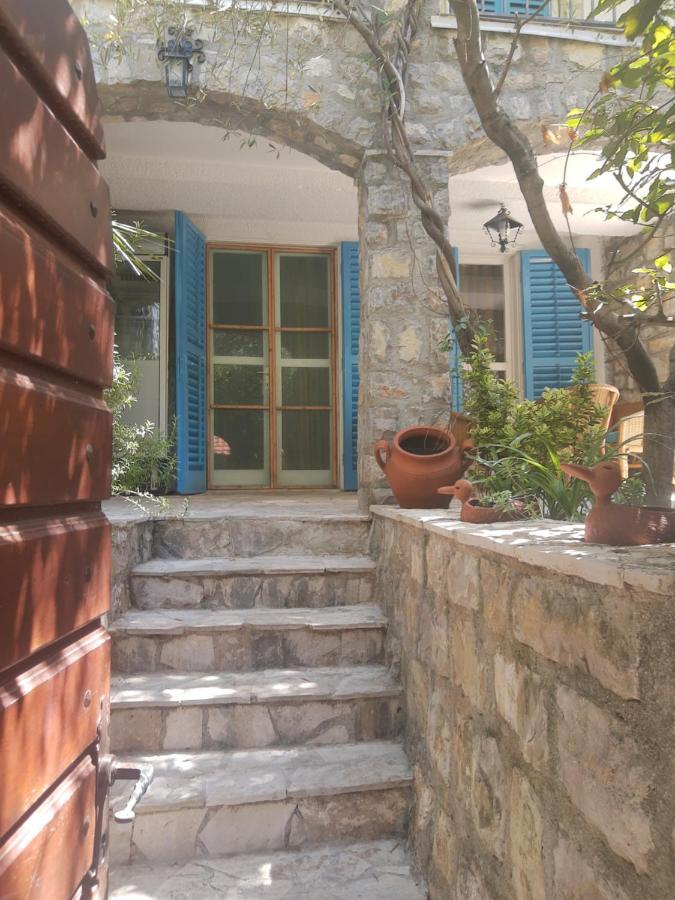 Vila Sea-side Old Stone With A Private Garden Budva