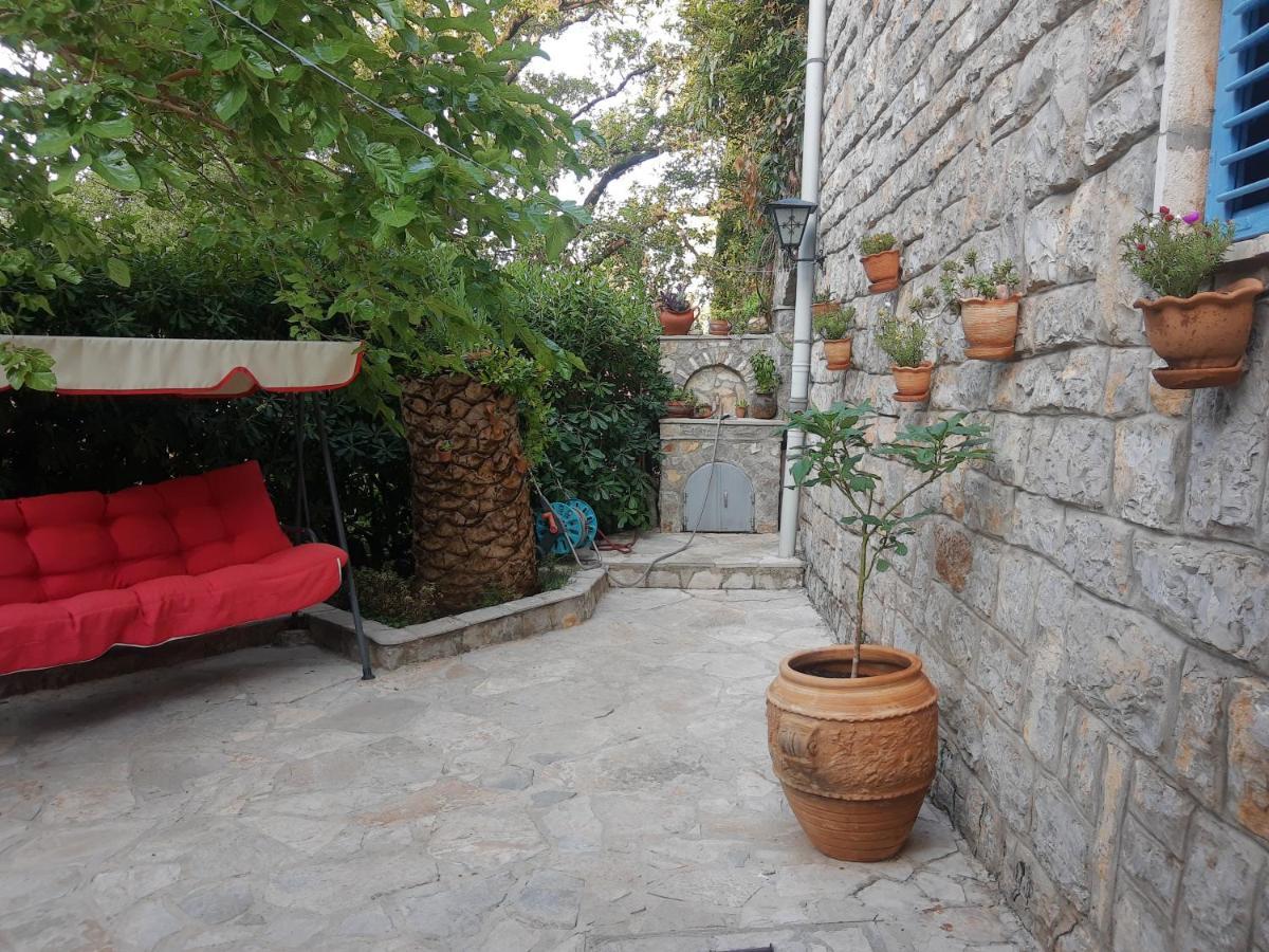 Vila Sea-side Old Stone With A Private Garden