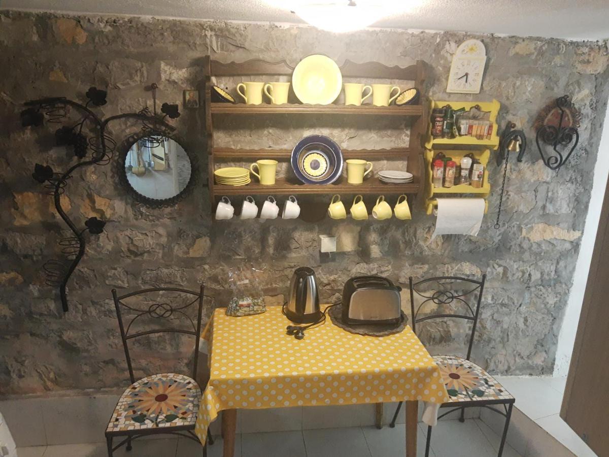 Sea-side Old Stone With A Private Garden Vila *