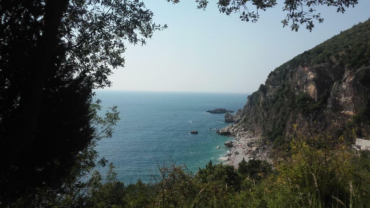 Vila Sea-side Old Stone With A Private Garden *