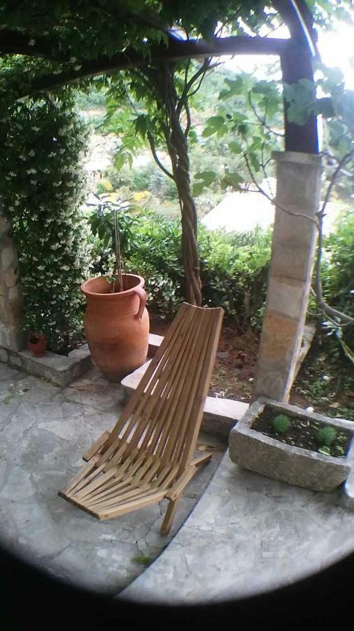 Sea-side Old Stone With A Private Garden Vila