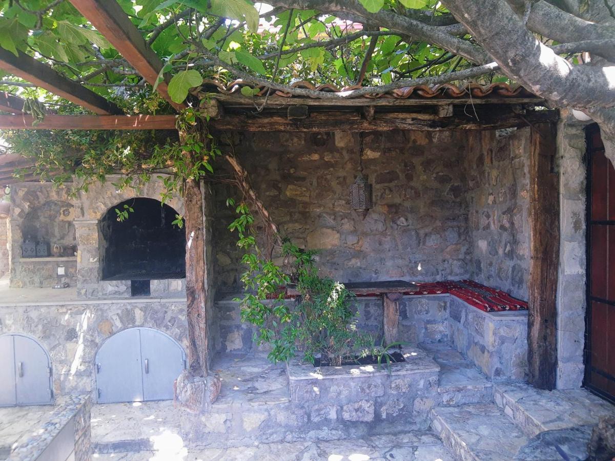 Sea-side Old Stone With A Private Garden