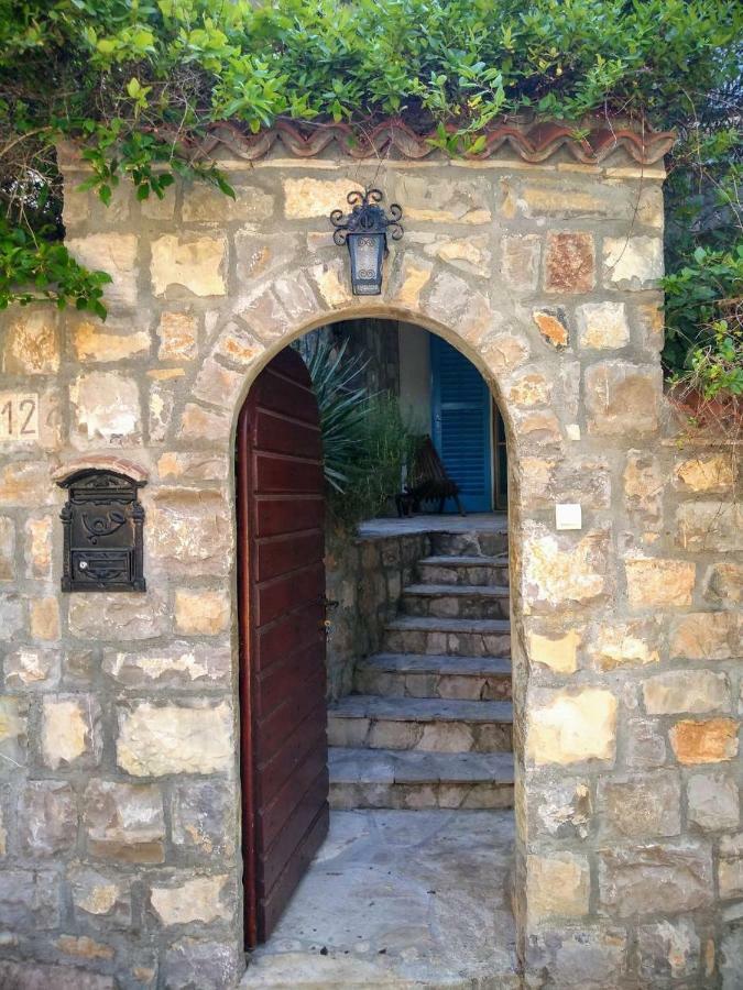 Sea-side Old Stone With A Private Garden Villa
